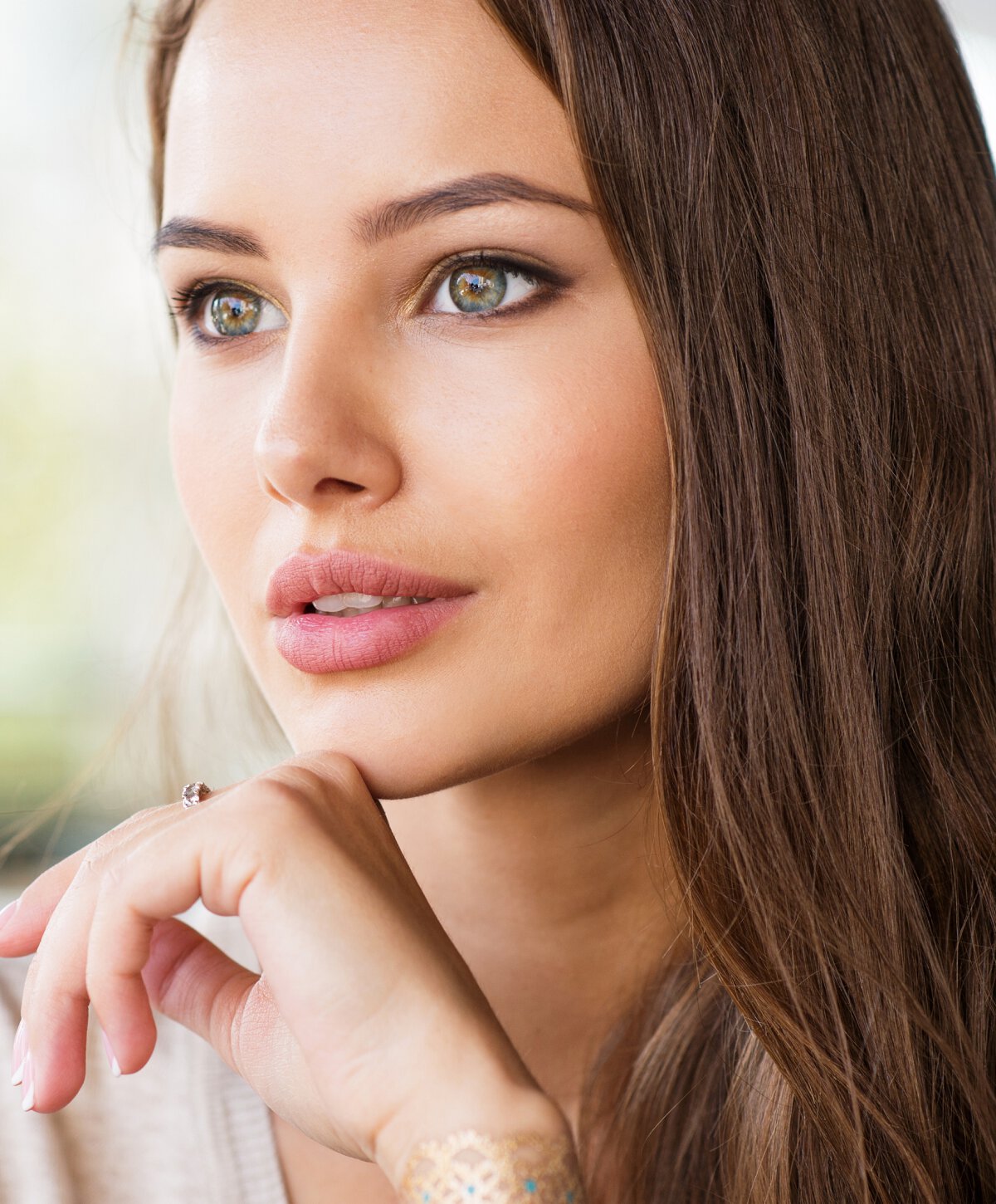 Newport beach mommy makeover model smiling