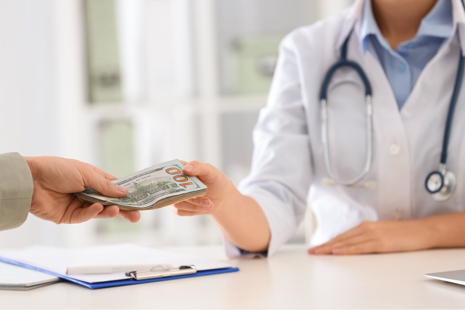 abdominoplasty-vs-panniculectomy-understanding-the-procedures-dr